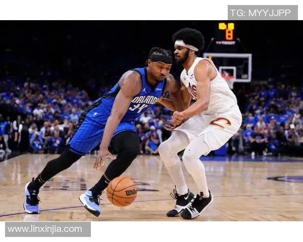 克利夫兰骑士与奥兰多魔术激战正酣谁能在NBA赛场上笑到最后